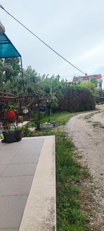 Vila Apartman Duce Milka Exteriér fotografie